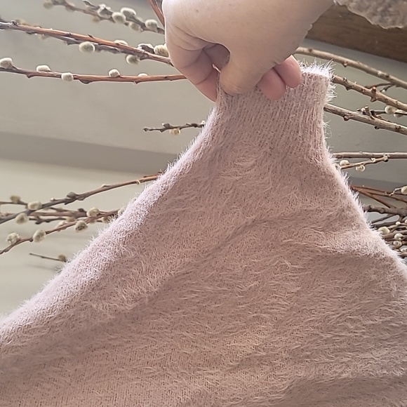 Coco and Carmen fuzzy shrug - Picture 3 of 7